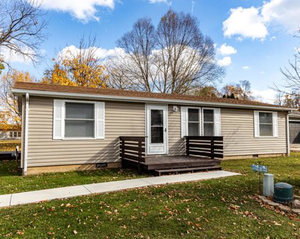 7714 Kootenay Street, Huntsville