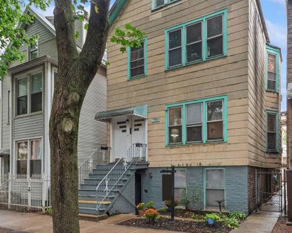 1738 W Roscoe Street, Chicago