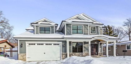 1115 N Wilke Road, Arlington Heights