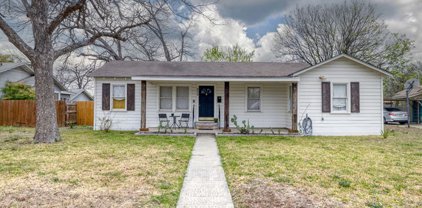 804 Maple St, Uvalde