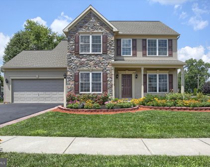 77 Hamlet Cir, Mechanicsburg