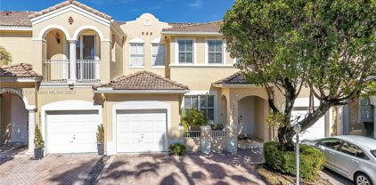 10121 Nw 32nd Ter, Doral
