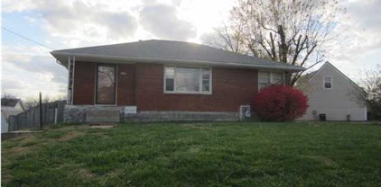 102 Hoffman Ln, La Grange