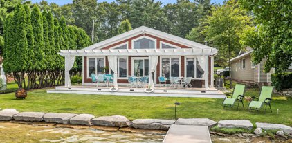 6889 Goldenrod Avenue NE, Rockford