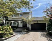 10 S End Court, Woodmere image