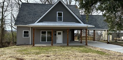 106 N Sam Davis Ave, Pulaski