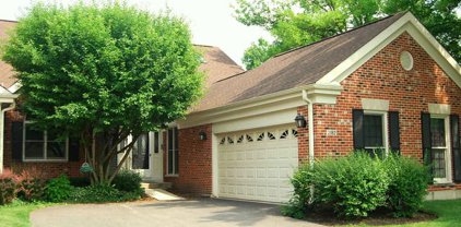 2182 N Lake Shore Circle, Arlington Heights