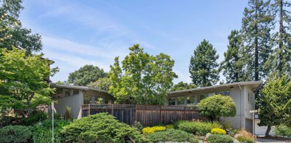 233 Hillcrest Rd, Berkeley