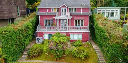 2543 Boyer Avenue E, Seattle