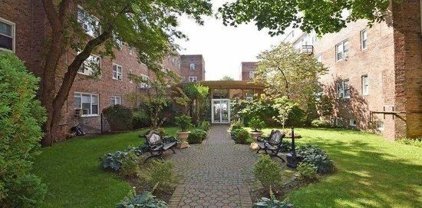 6 Wooleys Lane Unit #B32, Great Neck