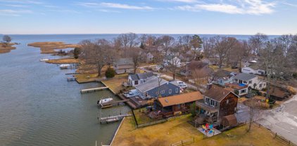 950 Main St, Deale
