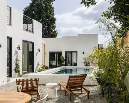 2257  Harwood St, Los Angeles