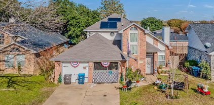 5700 Stone Meadow  Lane, Fort Worth