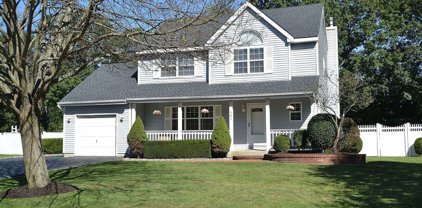 141 Bishop Lane, Holbrook