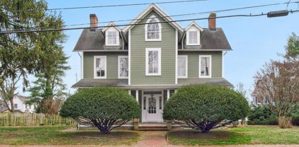 223 Broadway, Centreville