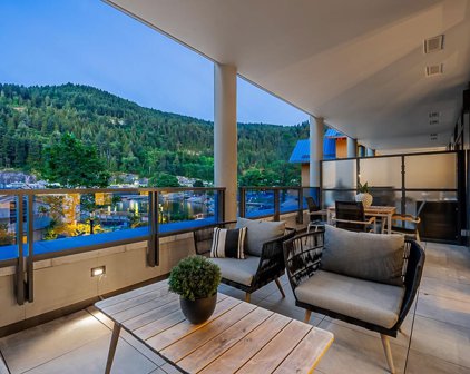 6697 Nelson Avenue Unit 201, West Vancouver