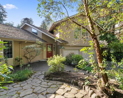 5707 Bluebell Drive, West Vancouver