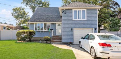 2780 Riverside Avenue, Merrick