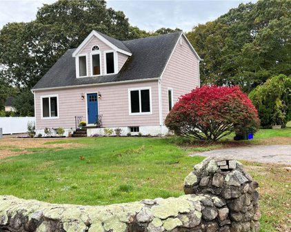 83 Old Post Road, Westerly