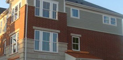 2112 S Crambourne Way Unit #6-6, Arlington Heights
