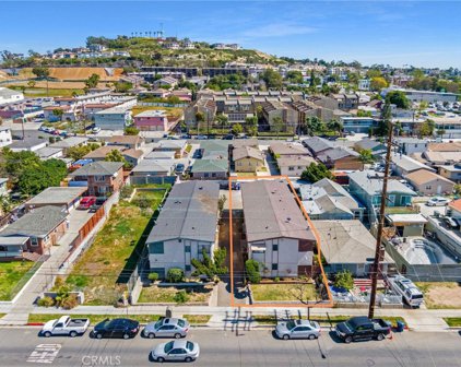 2248 Walnut Avenue, Signal Hill