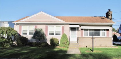 1 Hillview  Drive, North Providence