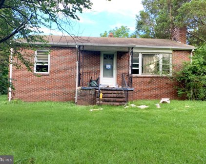 8323 Rolling Rd, Manassas