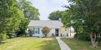 111 Cherry Ln, Perryville