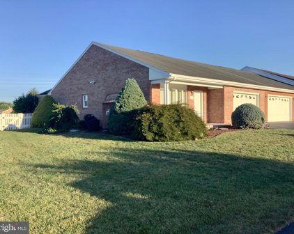 1237 Grand Legacy Dr, Hagerstown