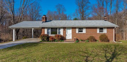 1336 Hillcrest Dr, Sykesville
