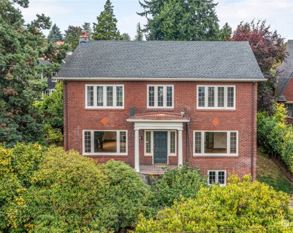1645 Interlaken Place E, Seattle