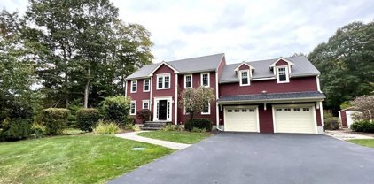 9 Donna Pass, Hopkinton