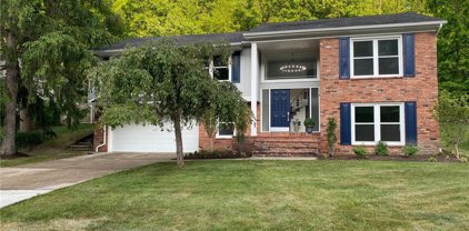8305 Settlers Passage, Brecksville