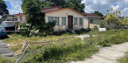 954 W 31st St, Hialeah