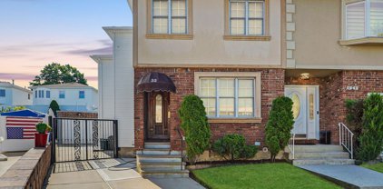32 Poi Court, Staten Island