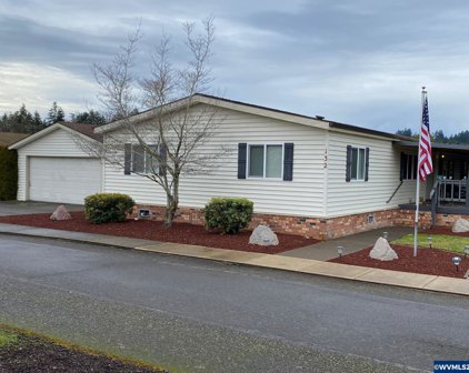 2120 Robins Ln