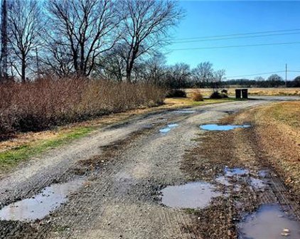 18473 County Line Road, Smithville