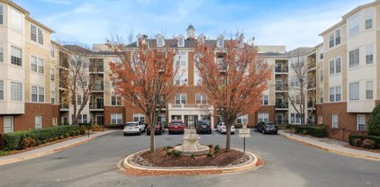 701 Fallsgrove Dr Unit #404, Rockville