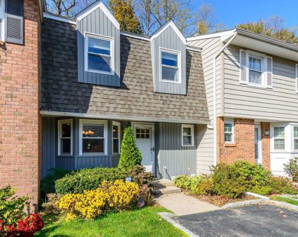 69 Aspen Drive W Unit #1, Woodbury