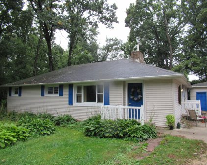 4242 Fox Hills Court, Janesville