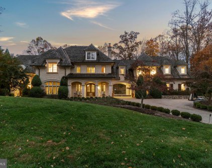 7686 Ballestrade Ct, Mclean