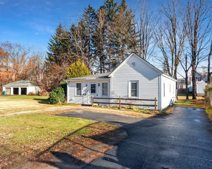 100 Larch St, Clinton