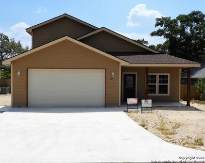 425 Rainbow Drive, Lakehills
