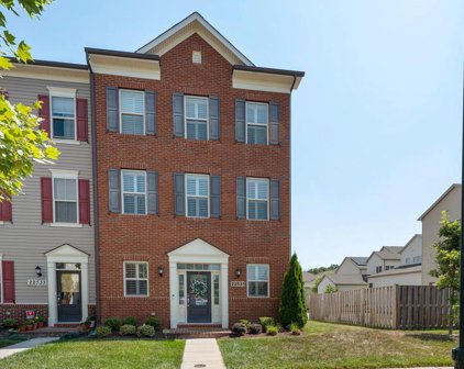 22531 Broadway Ave, Clarksburg