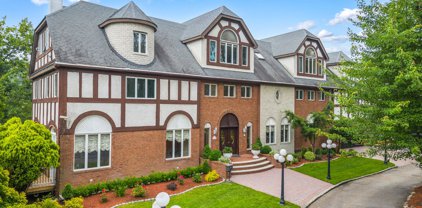 100 Wadsworth Road, Staten Island