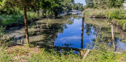 4178 Shoreham Beach Rd, Edgewater