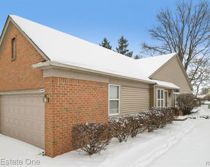 34476 MANOR RUN, Sterling Heights