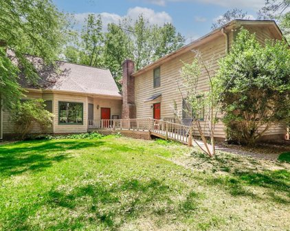 962 Mill Creek Run, Suwanee