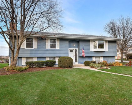 1701 Radnor Court, Geneva