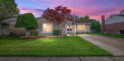 4446 Dickson, Sterling Heights
